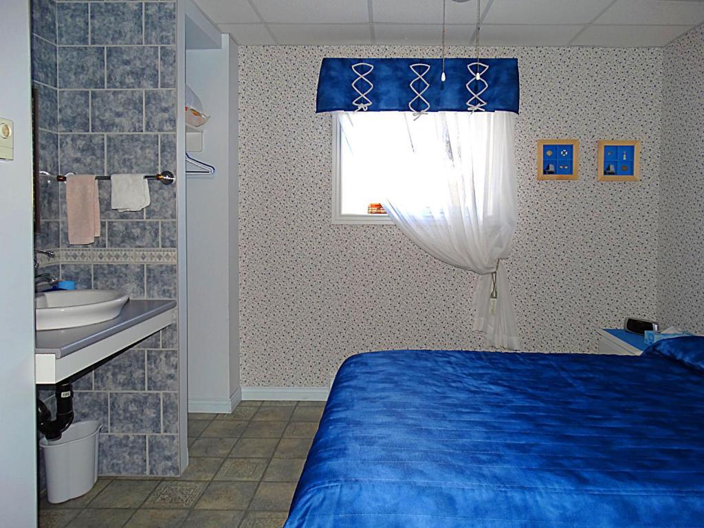 Gite Parfum De Mer Bed And Breakfast Pabos Room photo